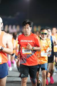 BIB: 72201, 330
                            <button type="button" onclick="openModal(19606345)" class="btn btn-primary btn-sm float-right btn-popup" data-toggle="modal" data-target=".modal-high-quality">
                        <i class="fas fa-shopping-cart"></i> Add to Cart
                    </button>
                                            <button type="button" onclick="isThisMe(19606345, true)" class="btn btn-success btn-sm float-right btn-popup btn-isme hidden" data-toggle="tooltip" data-placement="bottom" title="นี่คือรูปของคุณใช่ไหม คลิกที่นี่เพื่อเอาเข้าอัลบั้ม">
                        <i class="fas fa-plus"></i> Add to album
                    </button>
                    <button type="button" onclick="isThisMe(19606345, false)" class="btn btn-warning btn-sm float-right btn-popup btn-isnotme hidden">
                        <i class="fas fa-ban"></i> Remove from album
                    </button>